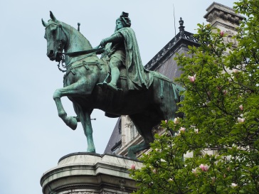 Etienne Marcel established the Hôtel de Ville on this site in 1357. His equestrian statue stands on a high plinth overlooking the river Seine.