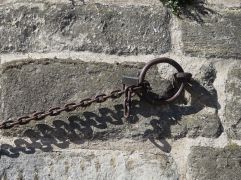 Chain and mooring ring - Bassin de l'Arsenal - September 2016